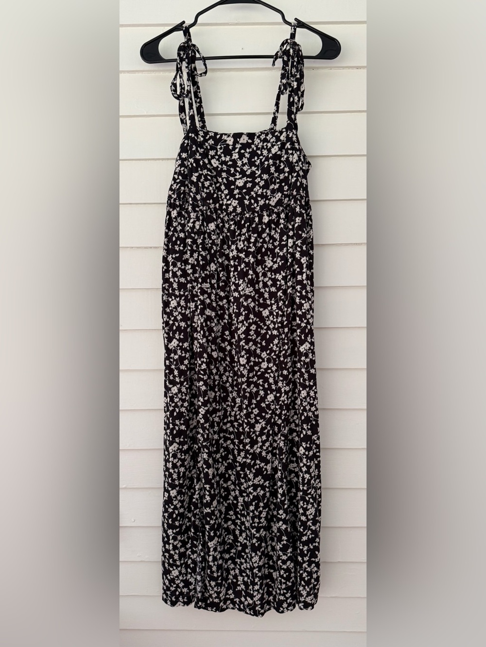 Old Navy | Floral Tie Strap Maxi Dress Black White Boho Cottagecore Small